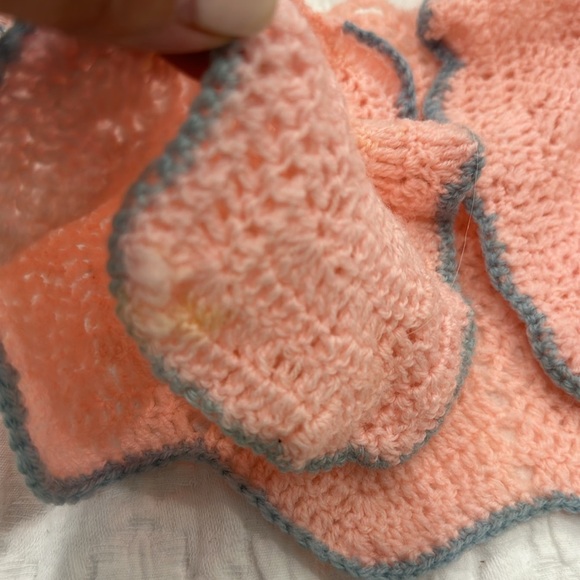 Vintage Handmade Crochet Baby Toddler Cape Jacket & Matching Bonnet Hat - Picture 16 of 17